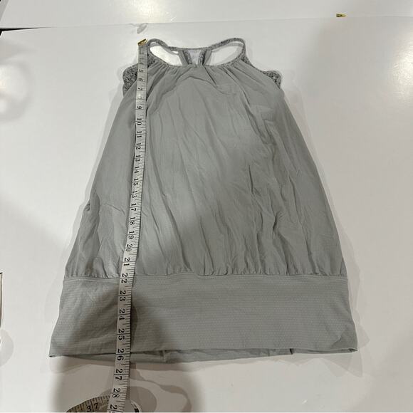 Lululemon No Limits Tank in Silver Spoon‎ / Petite Fleur Silver Spoon Size 6 - Picture 10 of 10